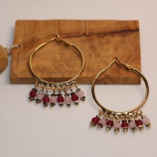 Hoop earrings with colored pearls