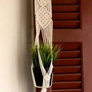 Macrame Plant pot Hanger