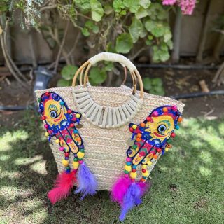 Hand catchers straw bag