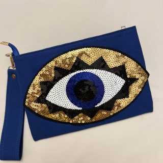 Blue eyes clutch