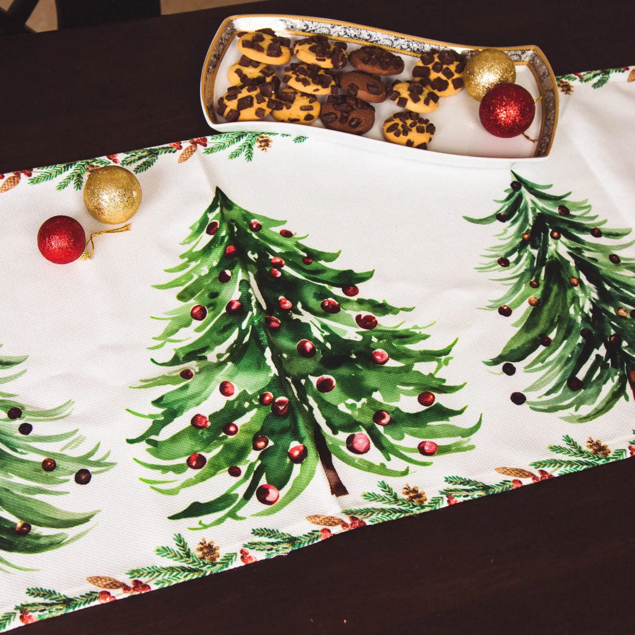 Runner The Vintage Christmas Tree 2 IMG 7331 Copy scaled