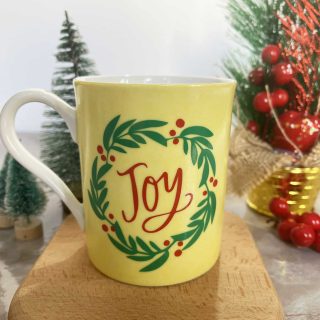 Vinyl Christmas mugs