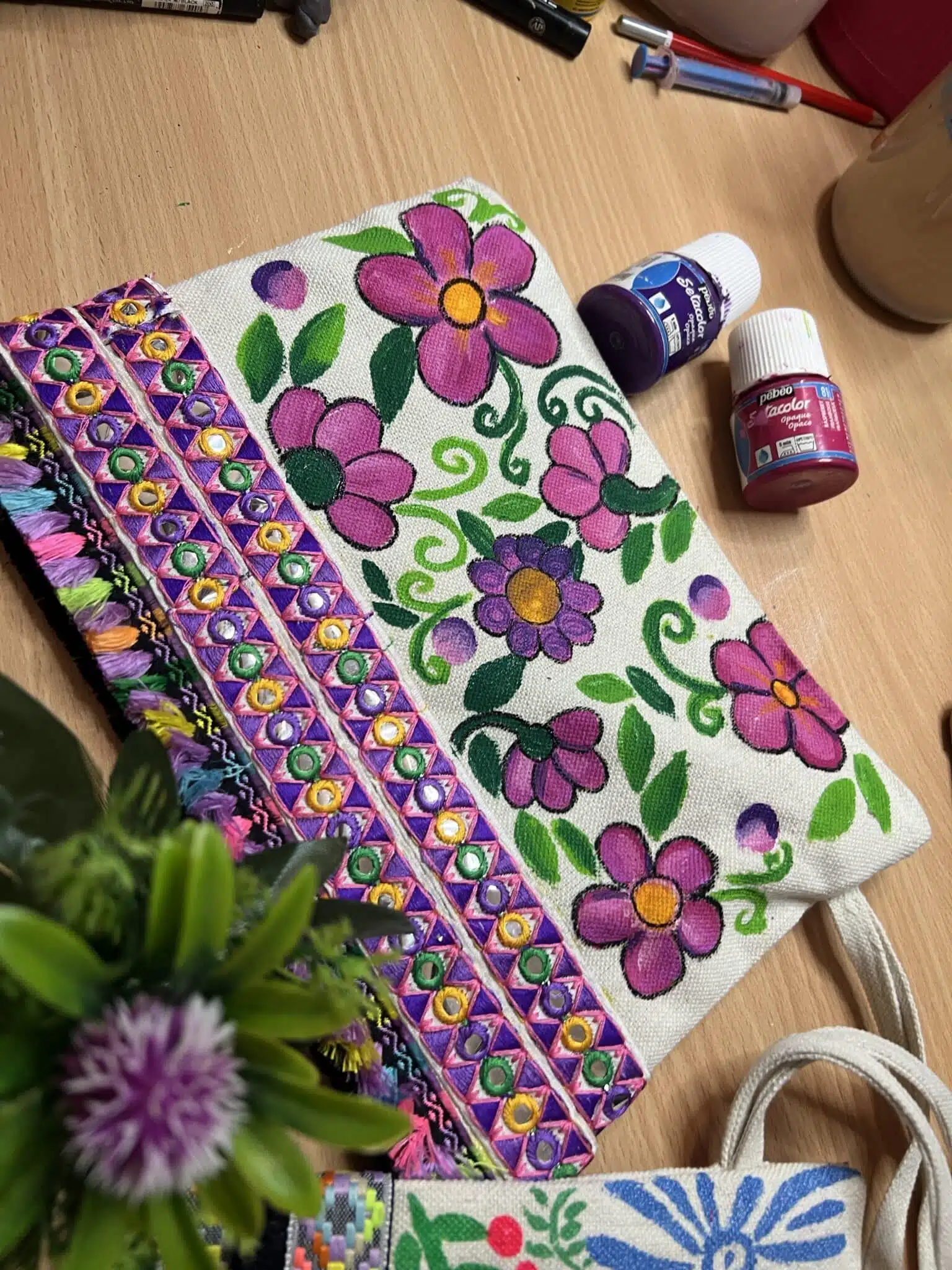 Flowery clutch 1 Flowery clutch