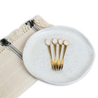 White cake-forks set