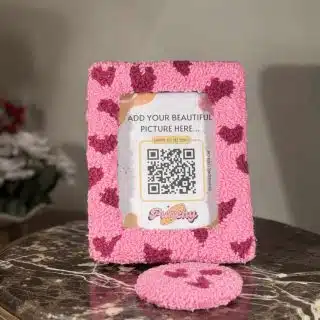 Scattered hearts photo frame