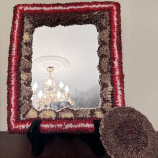 Monochrome mirror frame