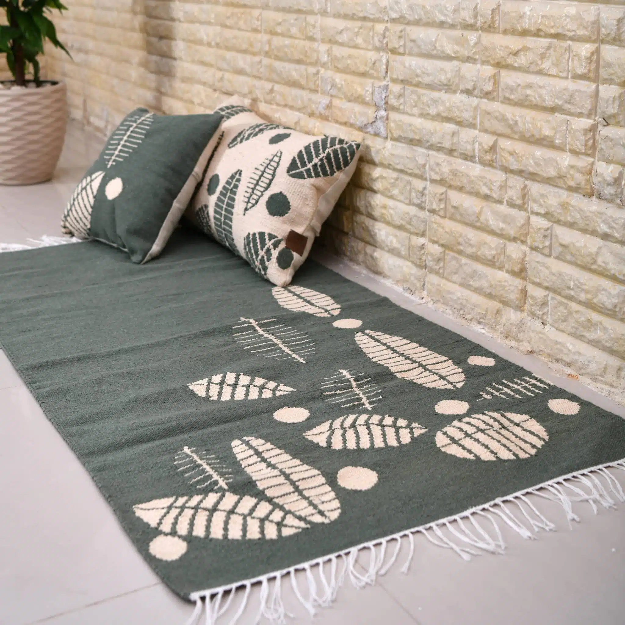 Leaves Kilim Rug 4 LeavesCottonKilimRugTvwCusZ1 scaled