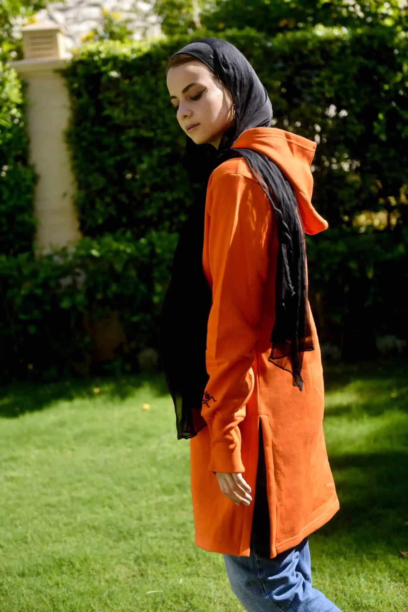 Thumb cuffs hoodie dress 5 MAS8857 scaled