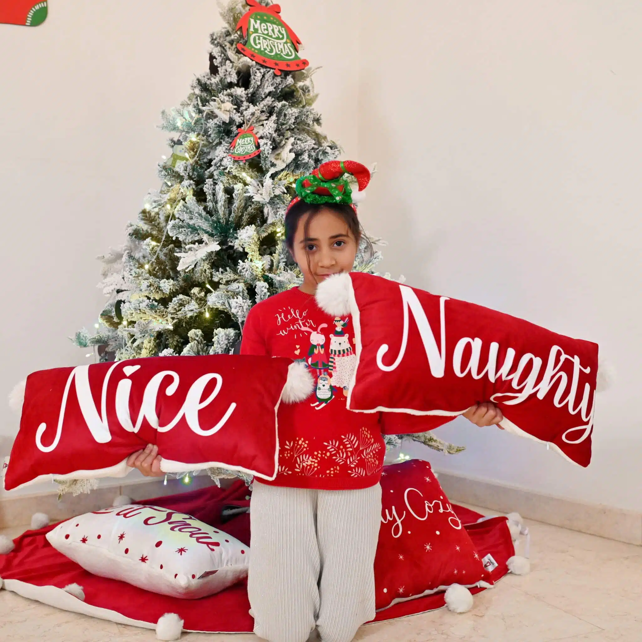 Cushion Naughty 5 MAS 0382 scaled