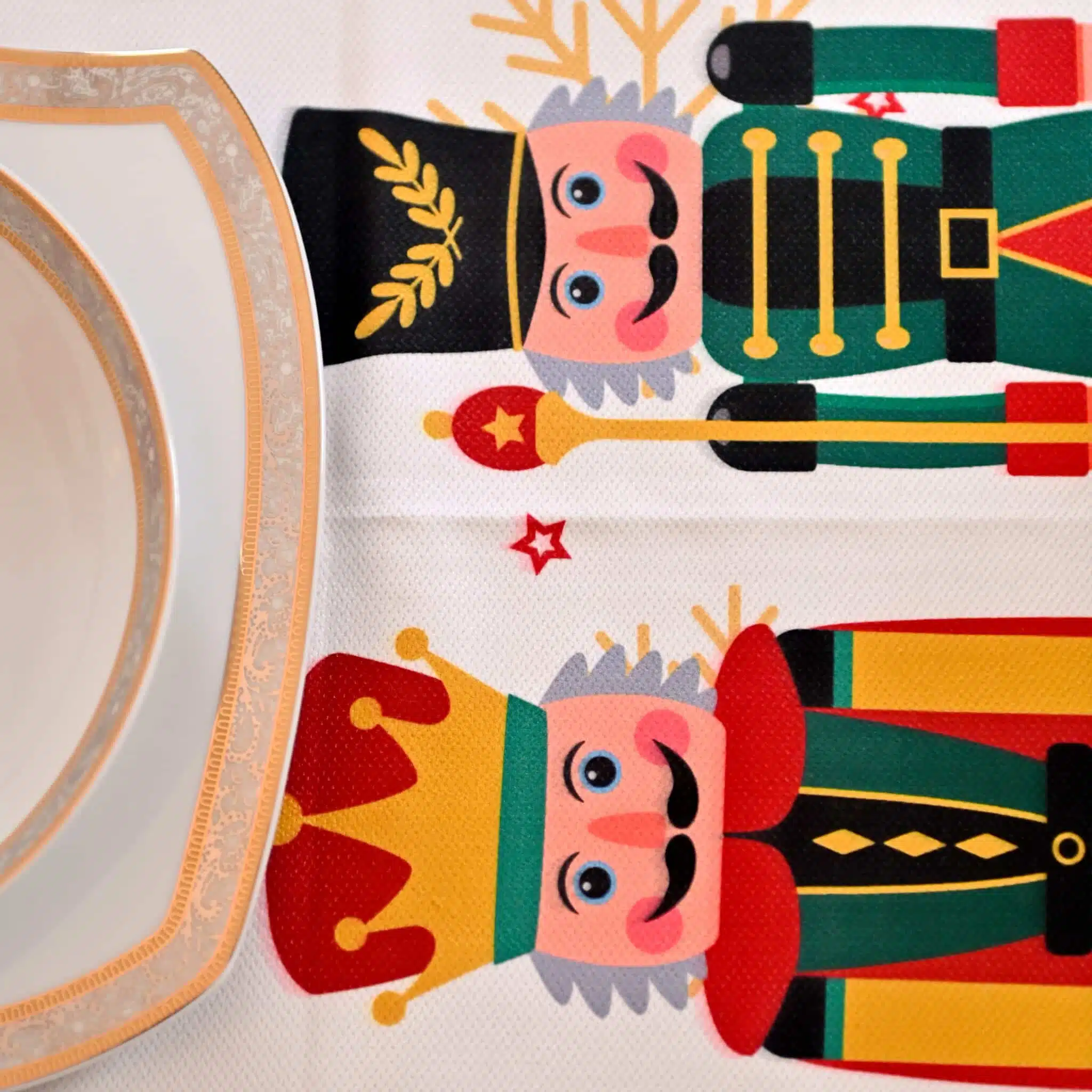 Table Cover The Red Nutcracker 140*140 6 MAS 0635 scaled