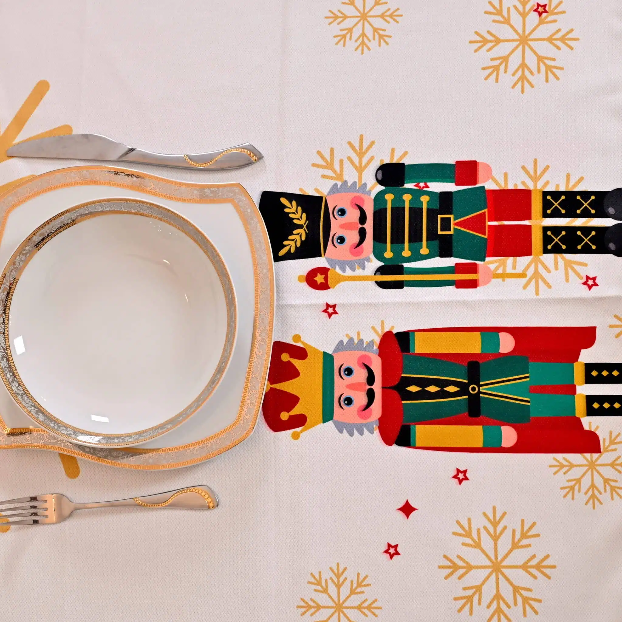 Table Cover The Red Nutcracker 140*140 5 MAS 0640 scaled