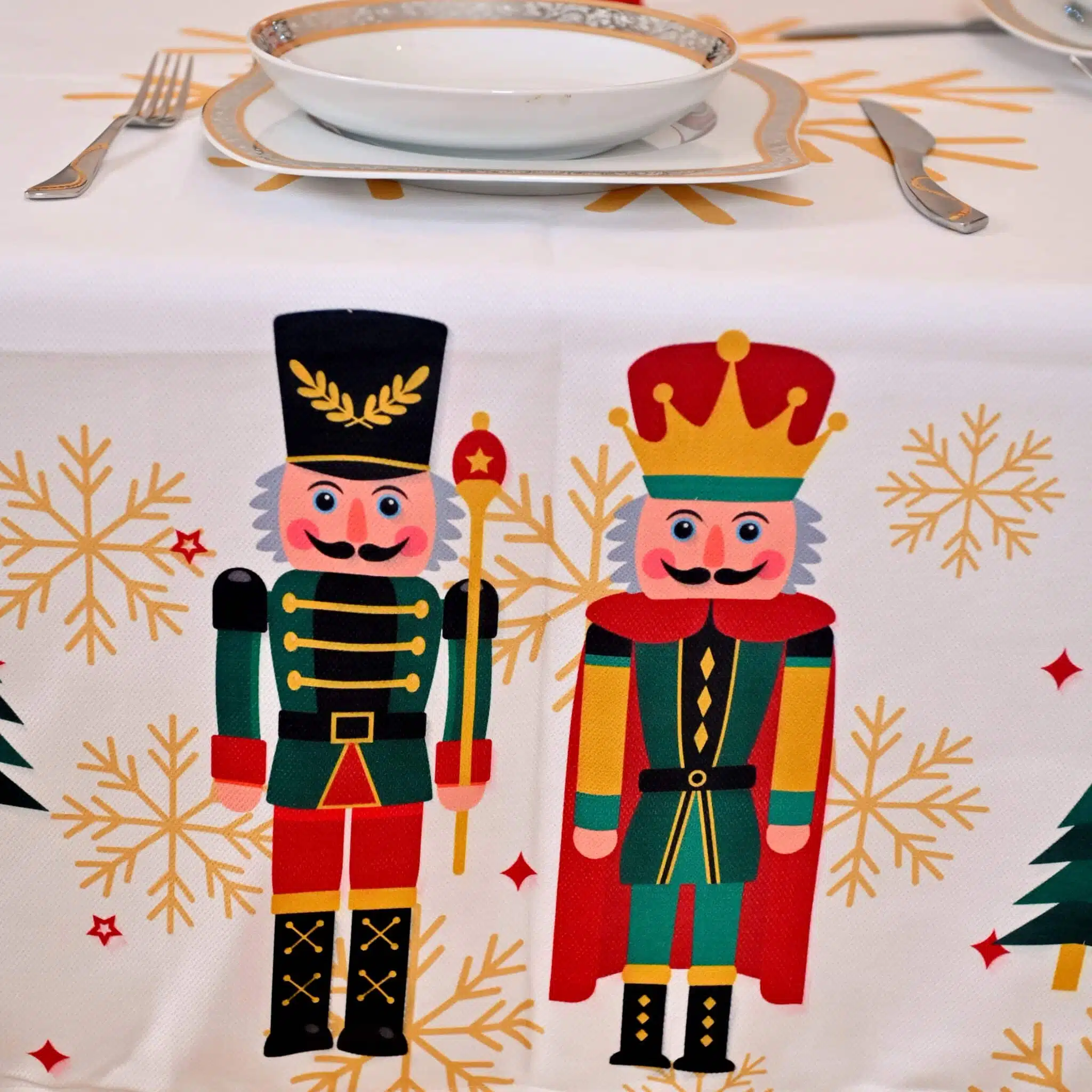 Table Cover The Red Nutcracker 140*140 4 MAS 0641 scaled