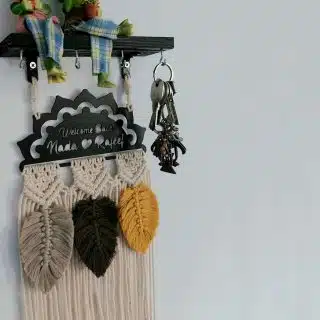 Macrame key chain holder - عليقة مفاتيح من المكرمية
