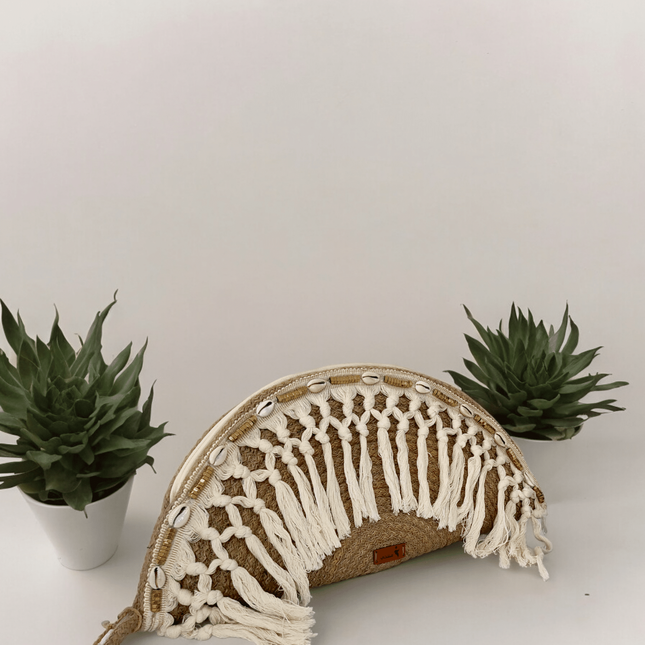 Gold clutch with shells 4 Photoroom 20240622 140035