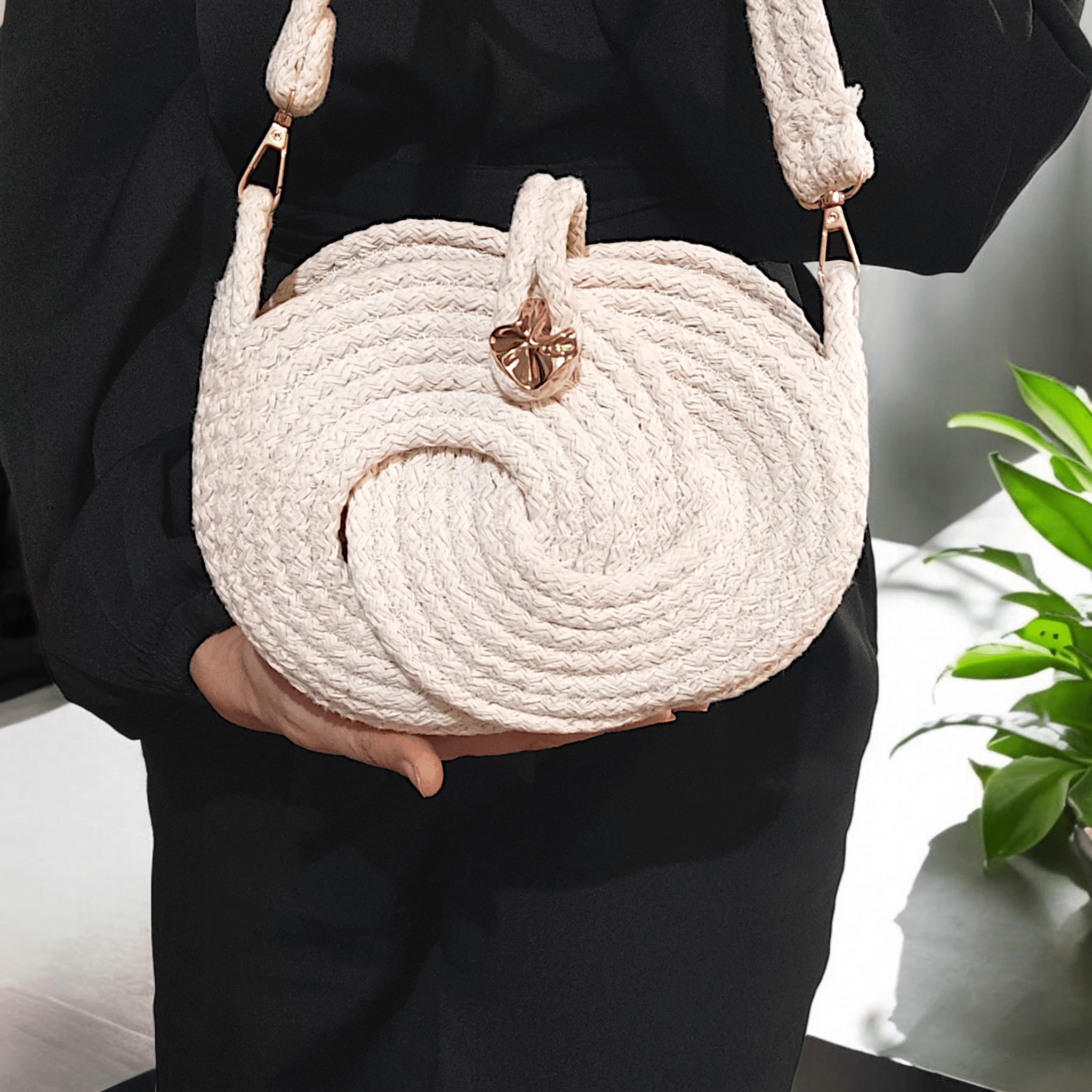 Offwhite crossbag 1 Offwhite crossbag