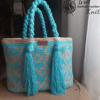 Tapestry bag with unique handle