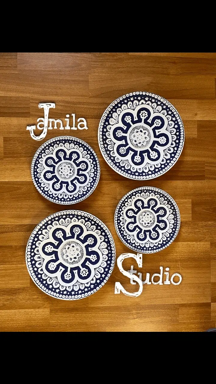 Blue Chinoiserie wall plates 3 Screenshot 20211025 195757