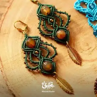 Micromacrame earrings with agate stones and gold plated feathers