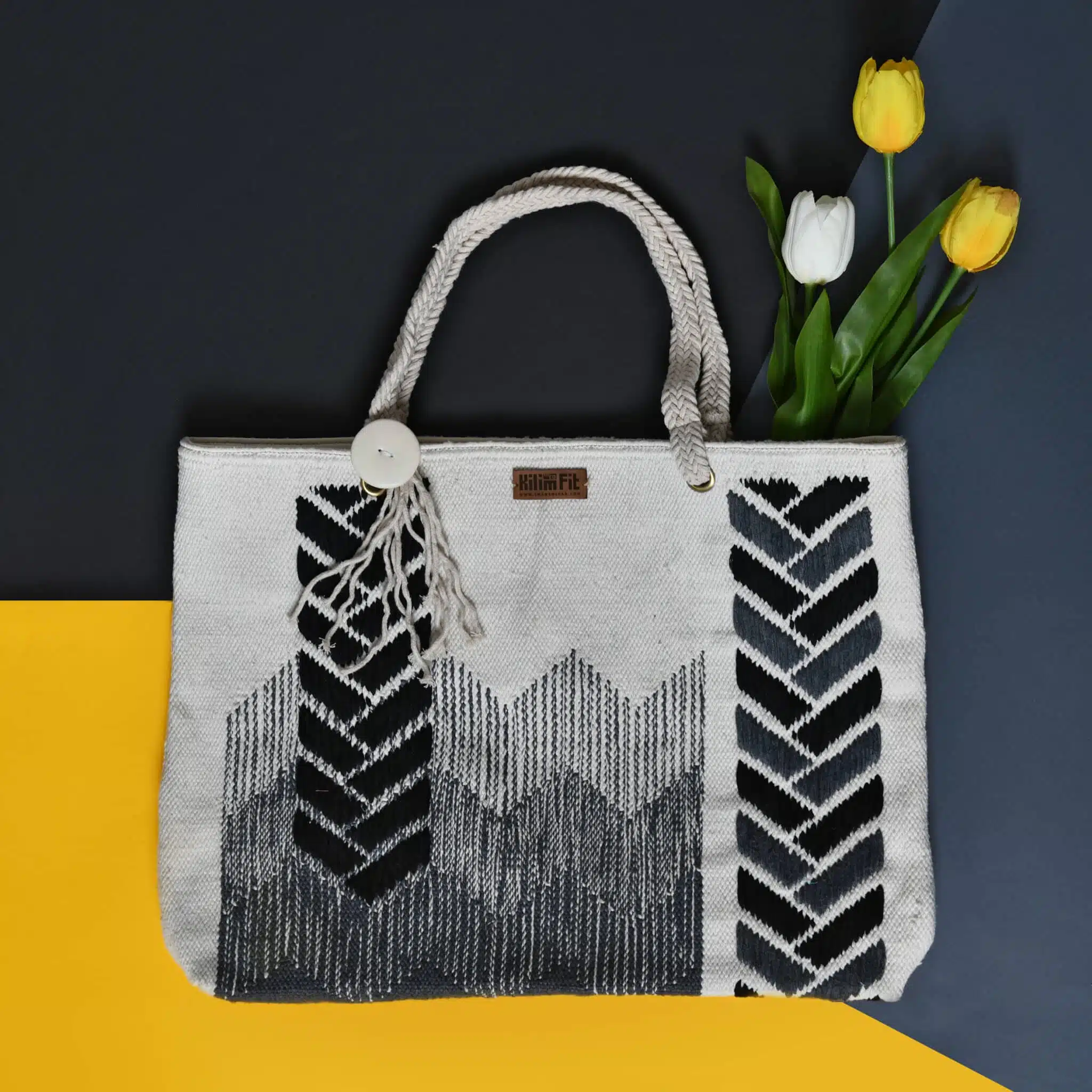 Soumak Handbag 2 SoumakKilimHandbagCottonStraps1 scaled