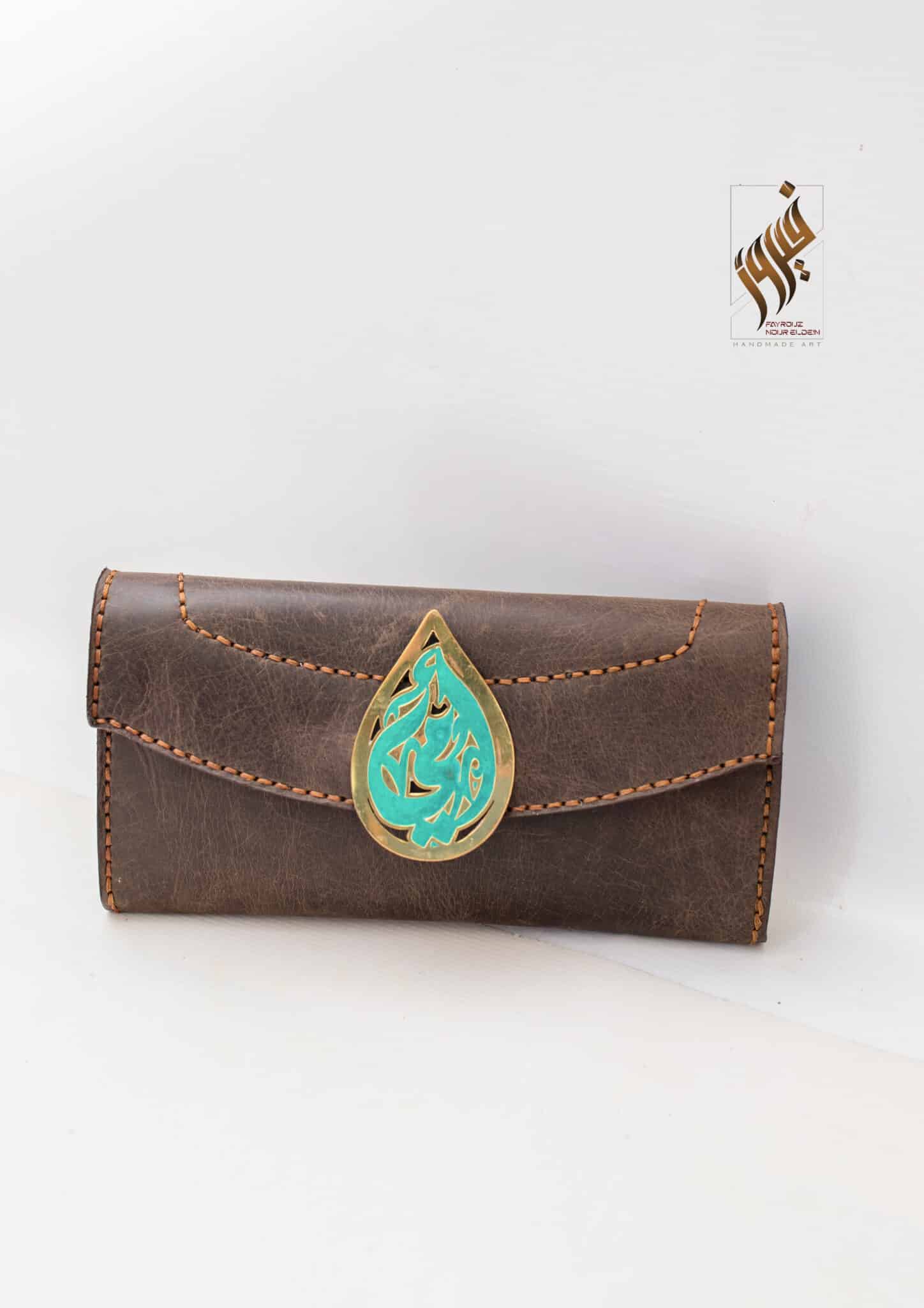 بورتفيه جلد طبيعي مطعم بكلمه أمي من النحاس 1 بورتفيه جلد طبيعي مطعم بكلمه أمي من النحاس