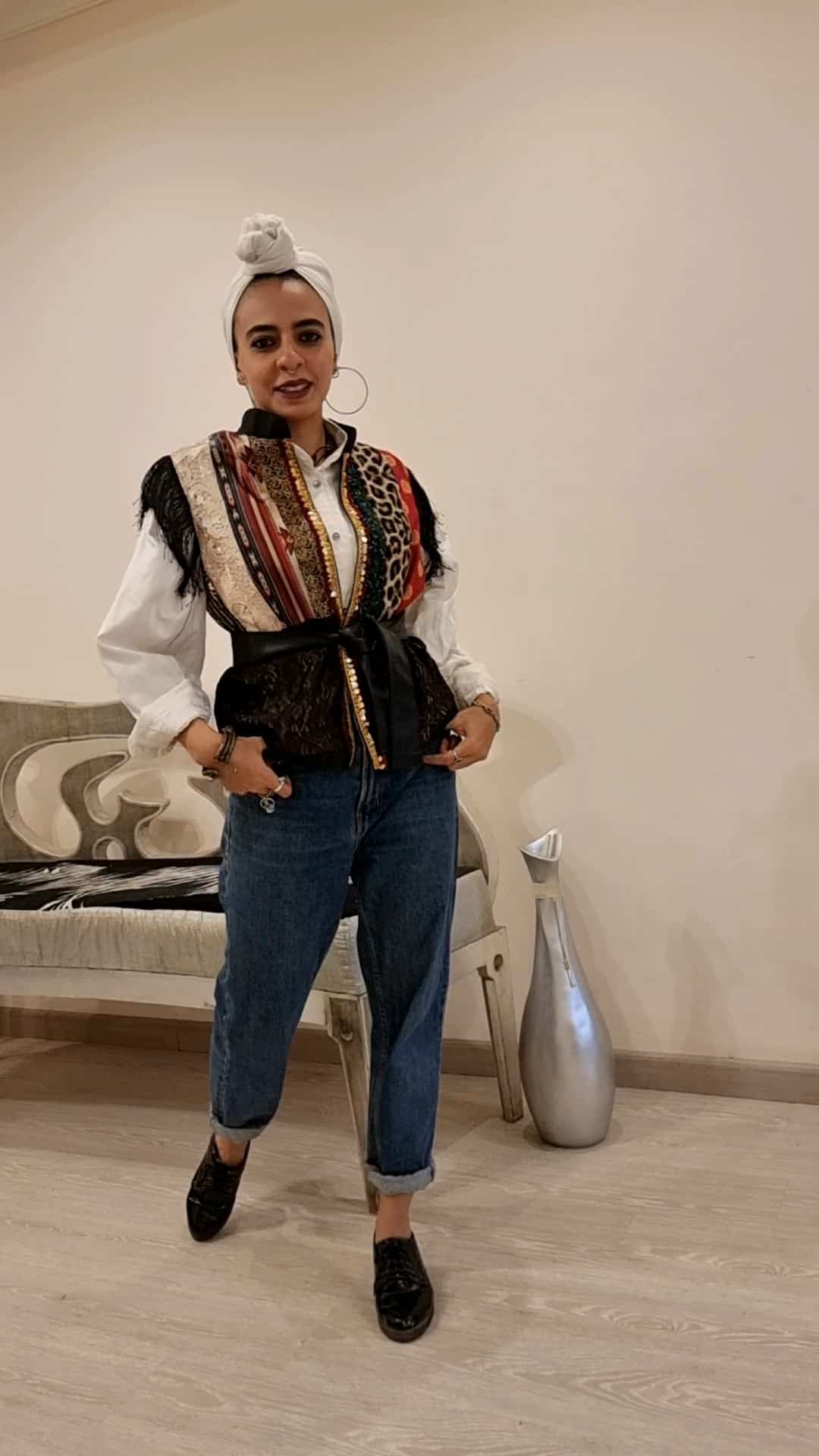 Gypsy handmade patchwork vest 5 VideoCapture 20230817 044000