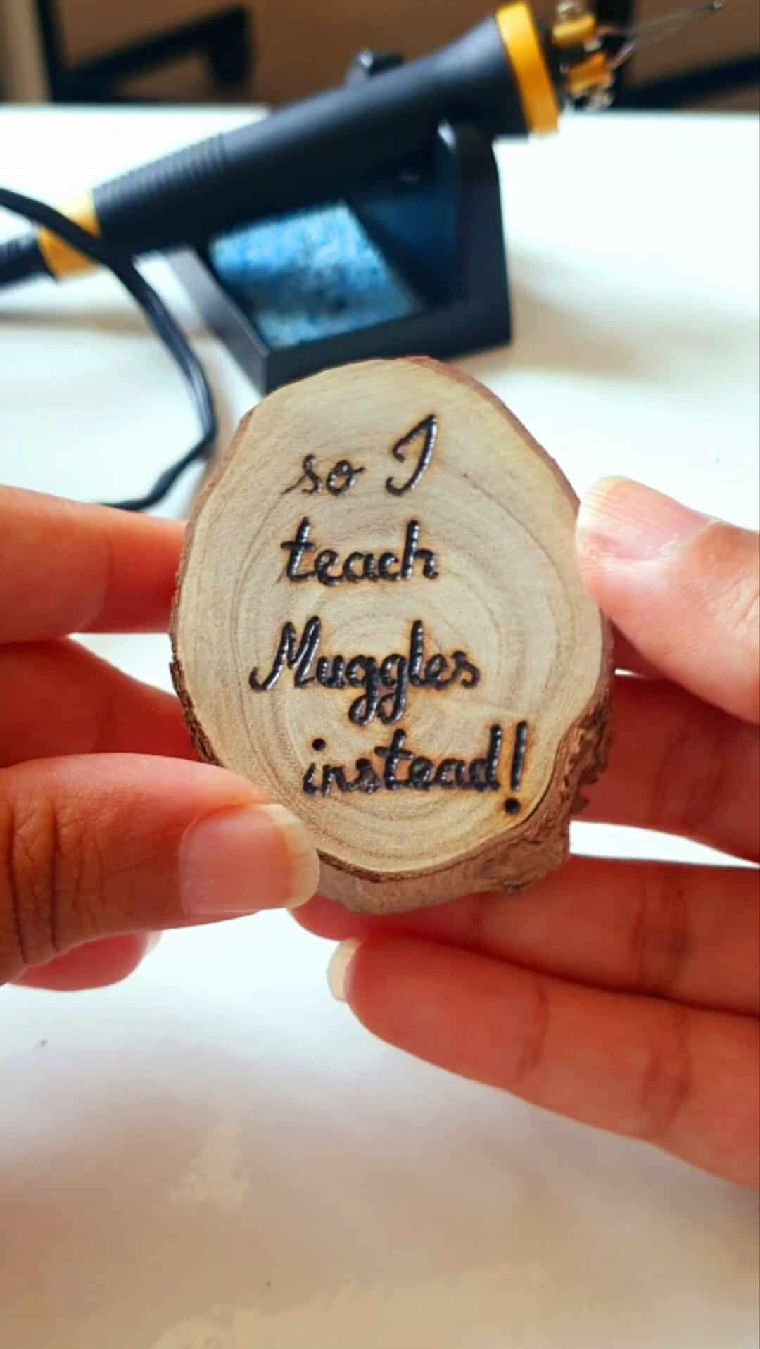 Hogwarts wasn't hiring so I teach Muggles instead - ميدالية مفاتيح خشب 2 Hogwarts teacher keychain