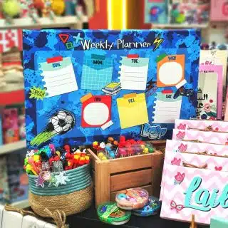 Zan Design Canvas Weekly Planner Teen Cameo Wallart