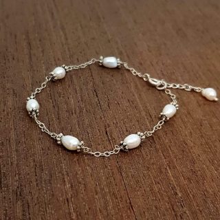 silver bracelet with pearl