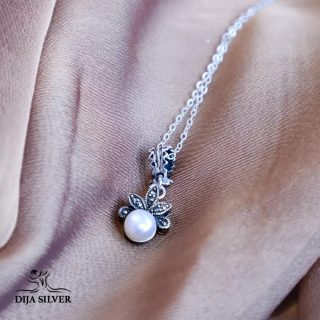 marcasite pearl necklace