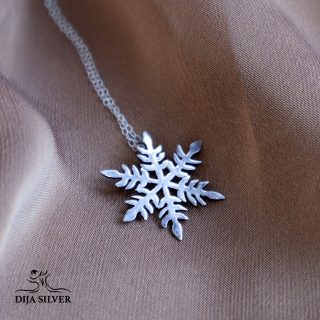 snow necklace