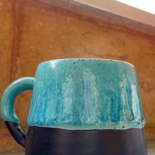 black vs. turquoise mug