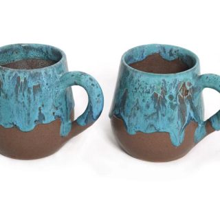 brown vs. turquoise mugs