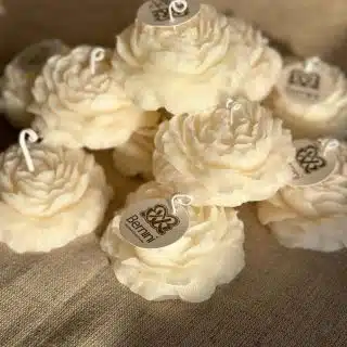 Offwhite Gory flower