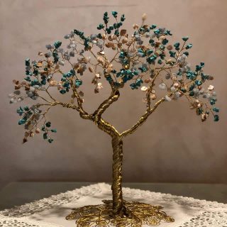 copper wire tree with fyrozy and bej stone