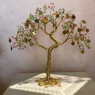 copper wire tree with cherry cuartz , green ston and goldcoin