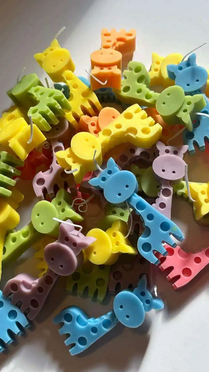 Set of 6 Giraffe Candles 3 WhatsApp Image 2024 11 03 at 2.20.08 PM