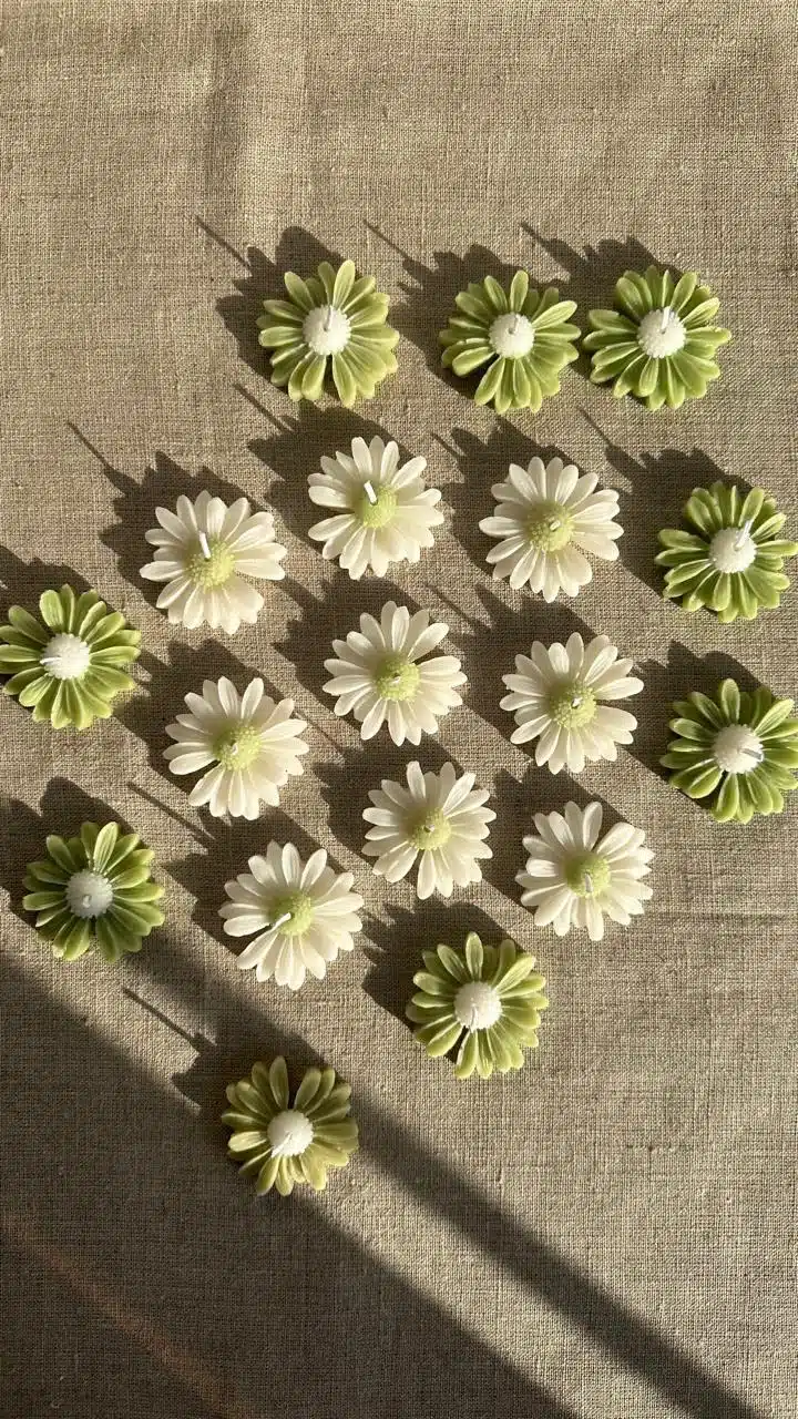 20 Daisy flowers mini favours 8 WhatsApp Image 2024 11 04 at 10.18.17 PM