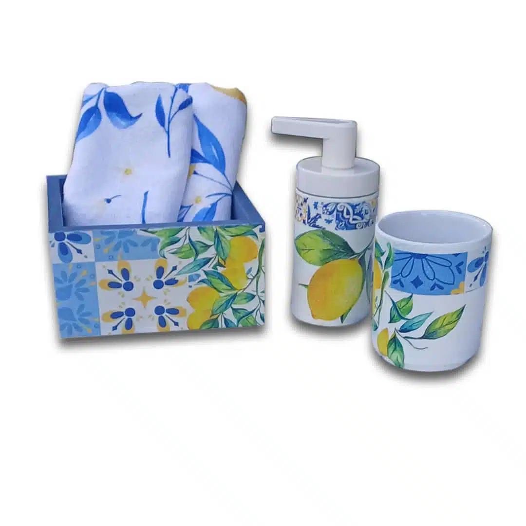 Set 3 PcsBox,Cup,dispencer bottle and three towels 1 Set 3 PcsBox,Cup,dispencer bottle and three towels