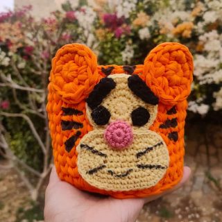 Customized tiger basket