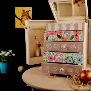 floral accessories unit