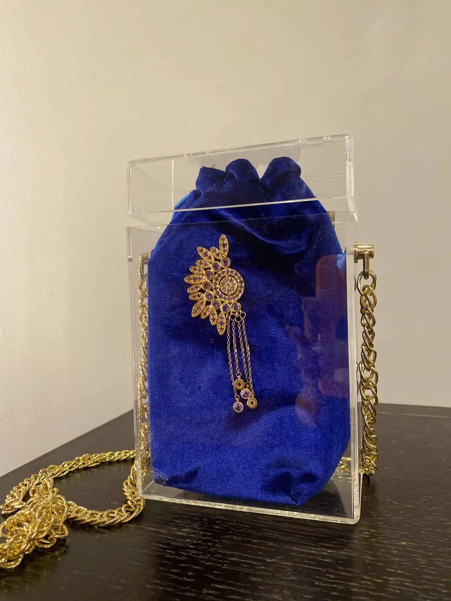 The Electric Blue Crystal Plexi Box Chain-Bag with Gold-Plated Piece 3 image00003 scaled