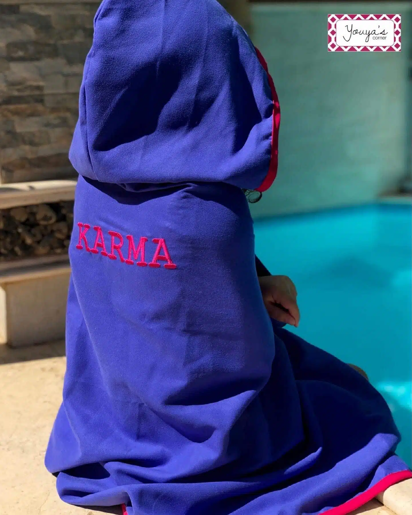 Microfiber hooded towel (blueberry fuchia) 1 Microfiber hooded towel (blueberry fuchia)