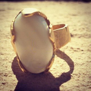 Thorns-like cabochon ring