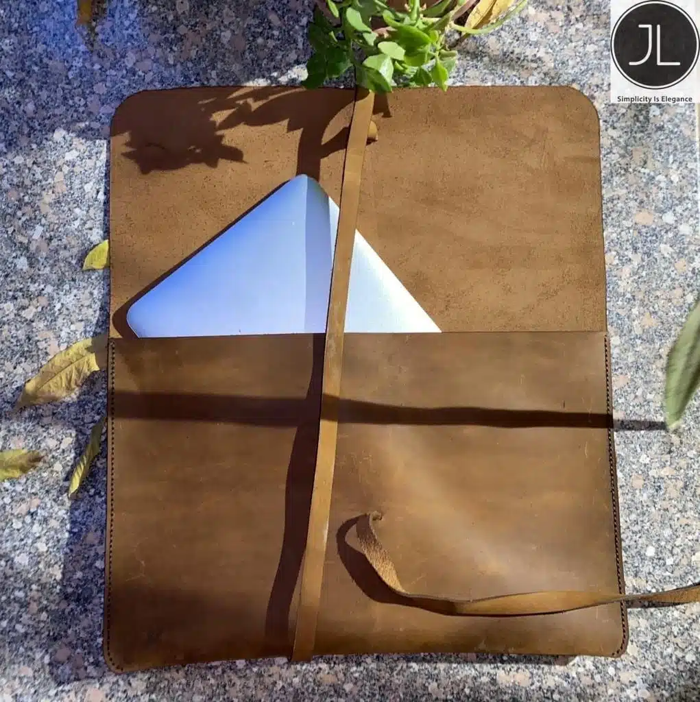 Handmade Leather Laptop Sleeve 4 scale 40010211024