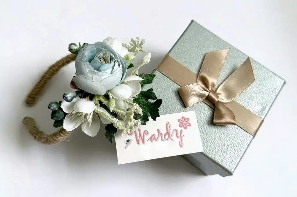 Christmas wrist corsage. 6 wrist california