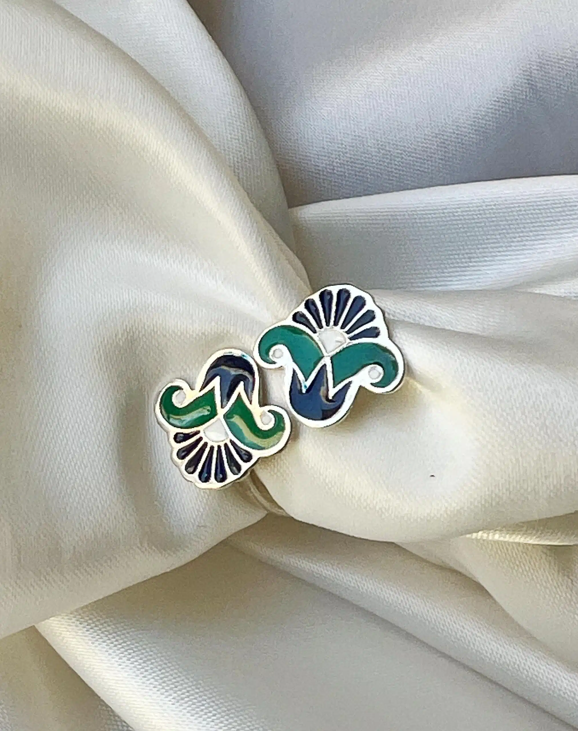 Double sterling silver lotus #3 ring with handpainted enamel. 1 Double sterling silver lotus #3 ring with handpainted enamel.