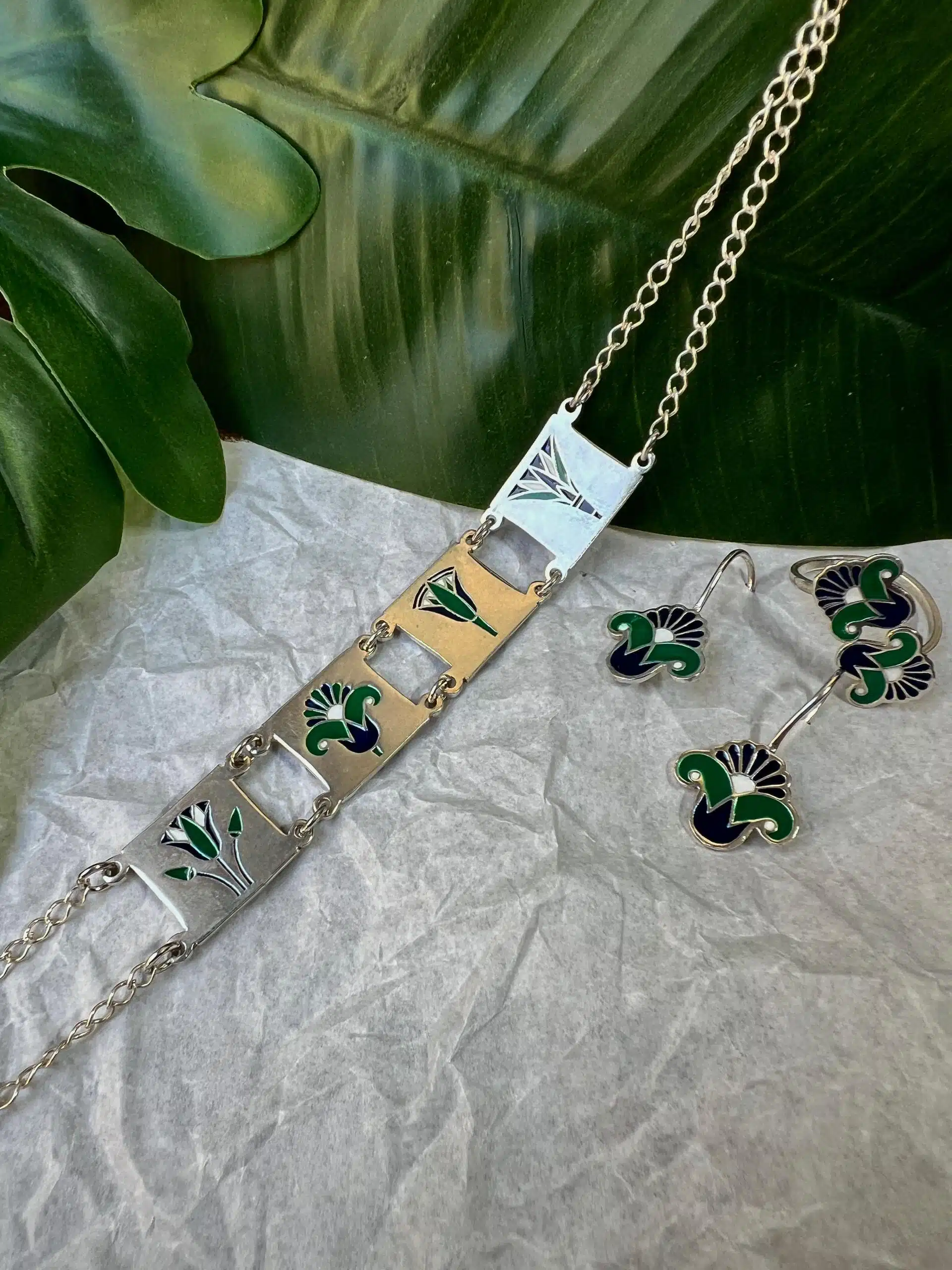 Sterling silver double-sided Lotus chocker with Handpainted enamel. 2 89c89d31 4229 411d a77f f97bdf43a494 scaled