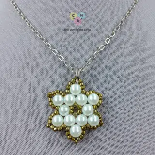 Pearl star necklace