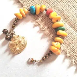 انسيال من الأحجار الملونة