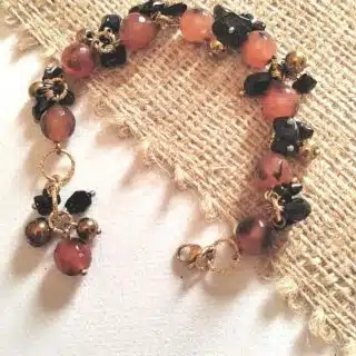 انسيال. من العقيق